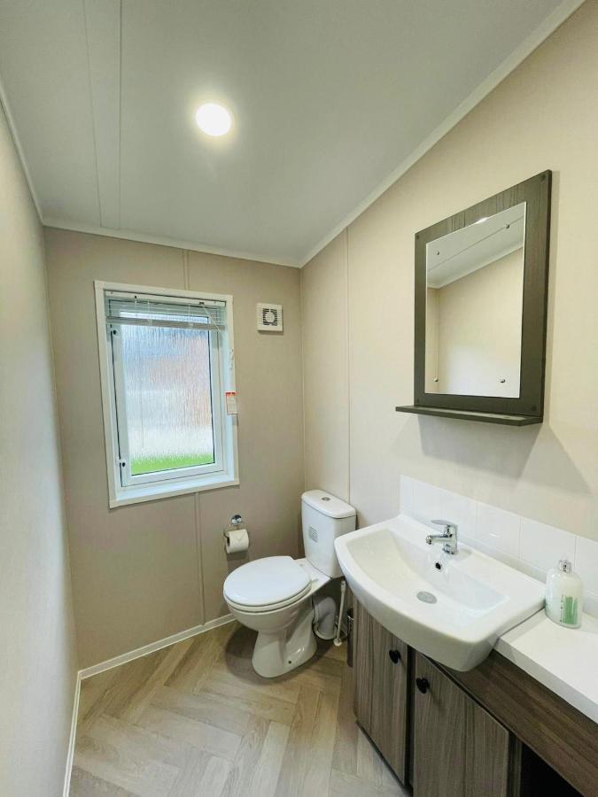 Happy Days Lodge With Hot Tub York Extérieur photo